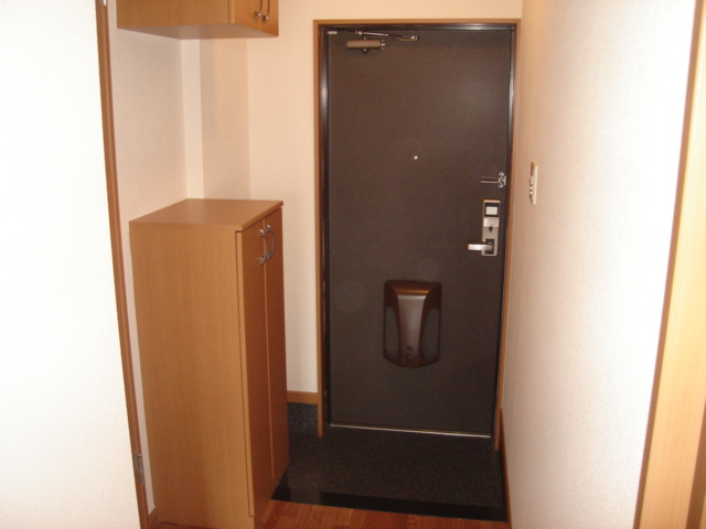 玄関　玄関(人感センサーライト)