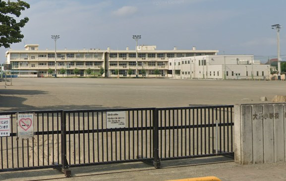 小学校　大沼小学校　徒歩12分（小学校）まで960m