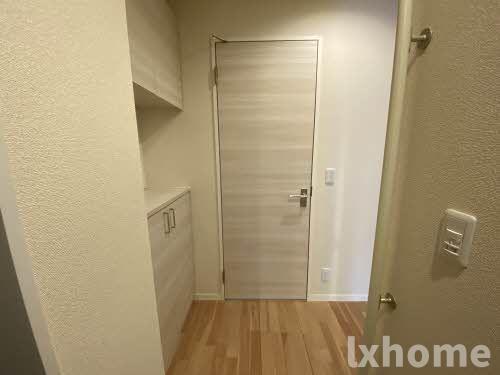 玄関　収納もある玄関です