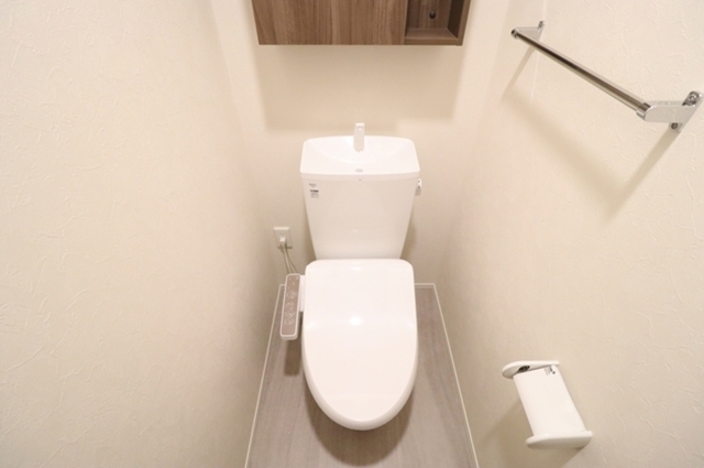 トイレ　温水洗浄暖房便座