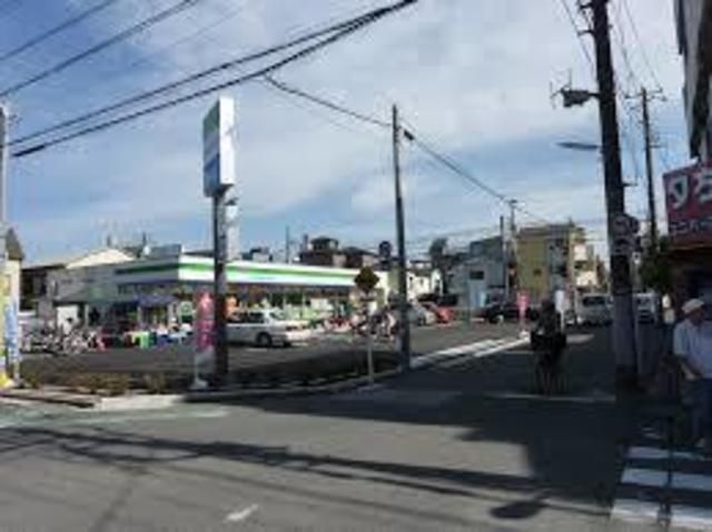 コンビニ　ファミリーマート堀切六丁目店（コンビニ）まで599m