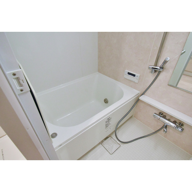 バス・シャワールーム　お風呂で日々の疲れを落としましょう