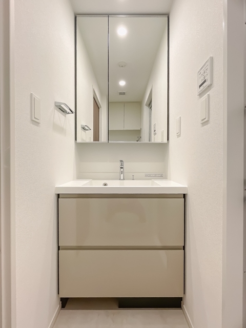 洗面設備　※写真は同タイプ住戸です。