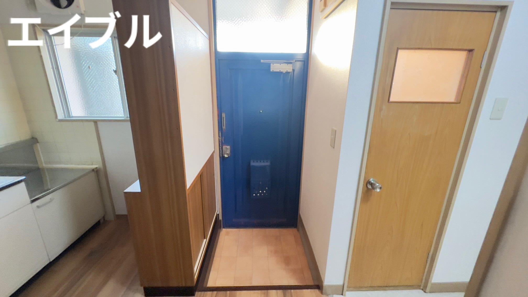 玄関　同建物、別部屋写真。現況優先。