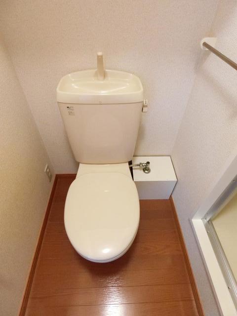 トイレ　※同タイプ別部屋の写真です