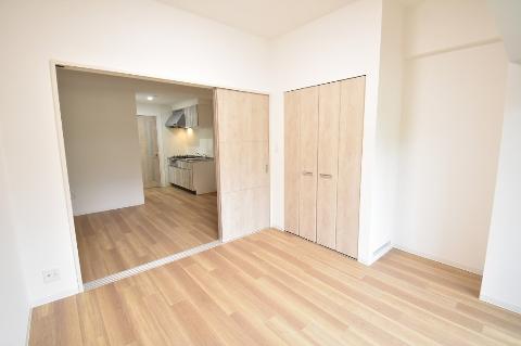 居室・リビング　室内