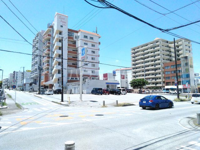 コンビニ　ローソン 那覇天久店（コンビニ）まで239m