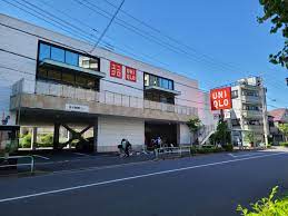 ショッピングセンター　ユニクロ王子神谷店（ショッピングセンター）まで695m