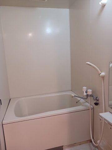 バス・シャワールーム　ゆったり過ごせるお風呂です