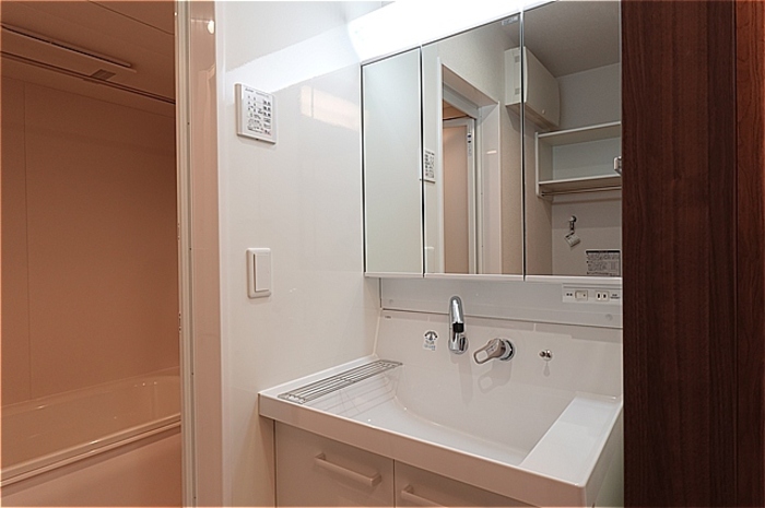 洗面設備　洗髪洗面化粧台