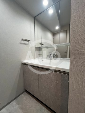 洗面設備　アーバネックス天満橋Front　独立洗面台