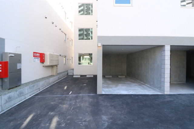 駐車場　現在空き無し