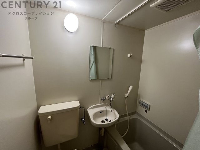 洗面設備　浴室内に洗面台あり！