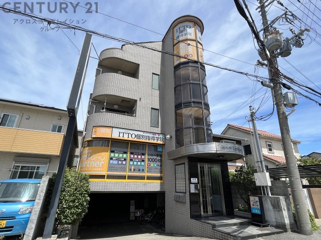 建物外観　コインランドリーあり！