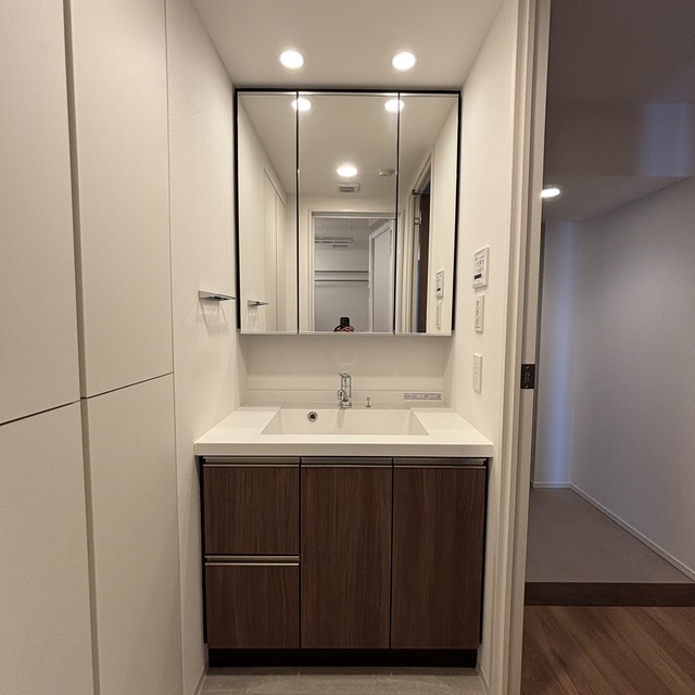 洗面設備　※写真は同タイプ住戸です。