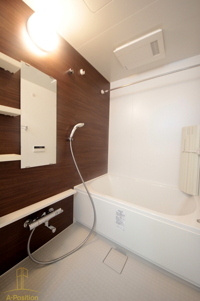 バス・シャワールーム　LOWLANDS西天満