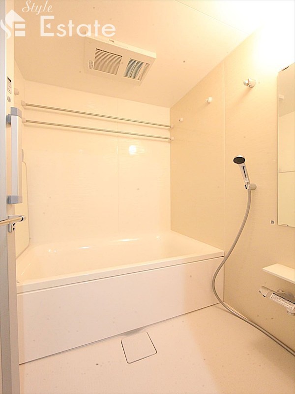 バス・シャワールーム　バスルーム