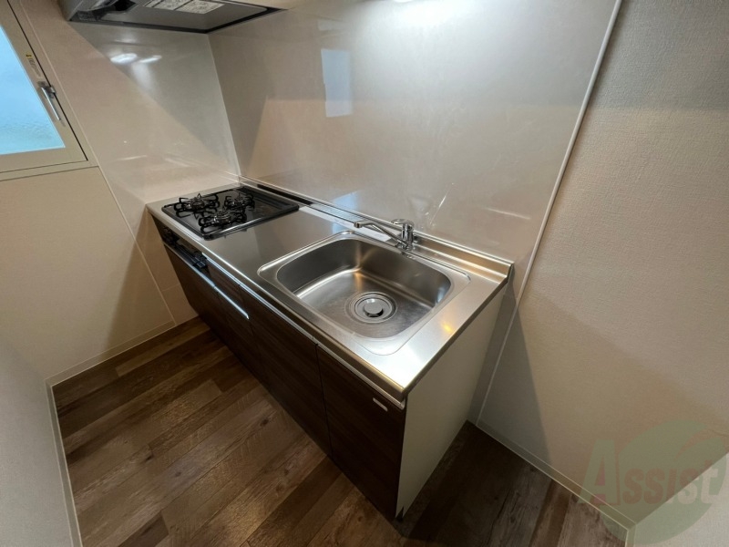 キッチン　システムキッチン完備で３口ついているので料理もできます！