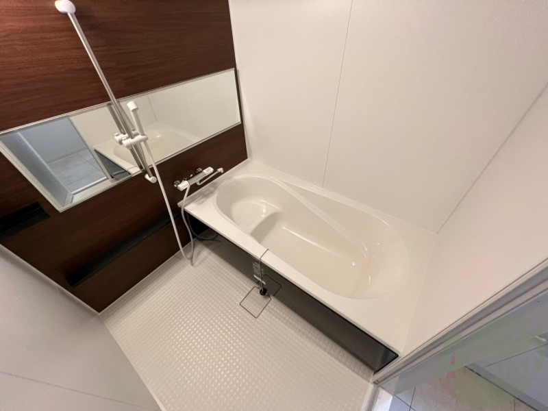 バス・シャワールーム　お風呂になります。一日の疲れを癒してくださいね。