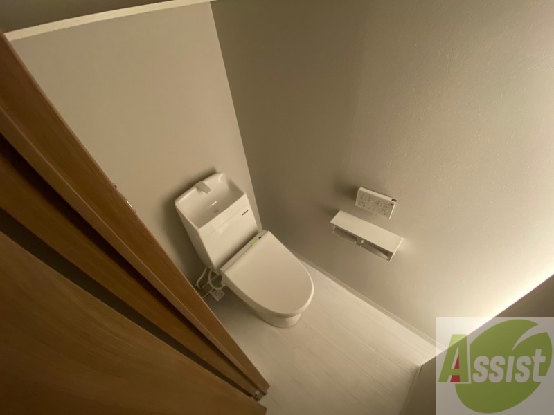 トイレ　シャワートイレになっているので快適です！