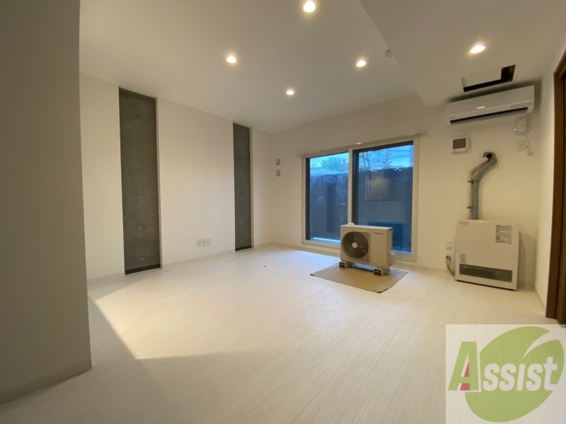 居室・リビング　広々としたリビングですね。使い勝手がよさそうですね！