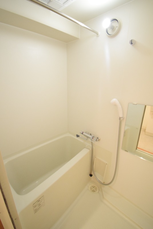 バス・シャワールーム　浴室乾燥機付き！