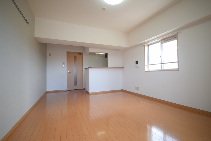 居室・リビング　広々１Ｒ！角部屋なので窓が二面あります！