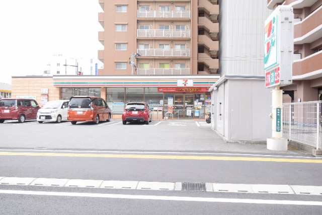 コンビニ　セブンイレブン城崎町店（コンビニ）まで350m