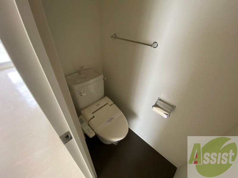 トイレ　こちらはトイレです。清潔感があり、安心して使用できます。