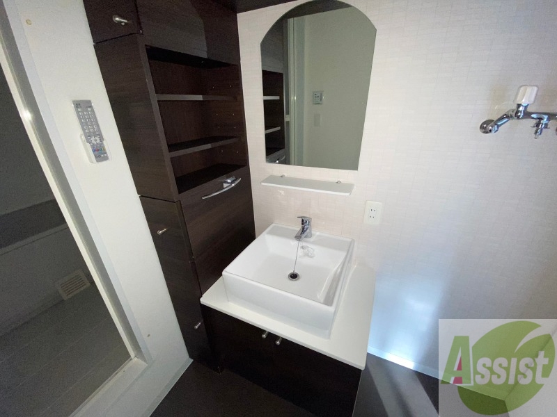 洗面設備　洗面台。身支度にはかかせないですよね～。