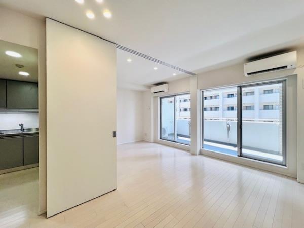 居室・リビング　居間です