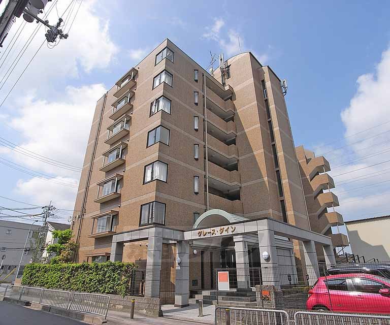 建物外観　重厚感のある大型マンションです。