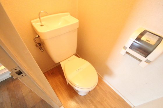 トイレ　※別の部屋の写真です