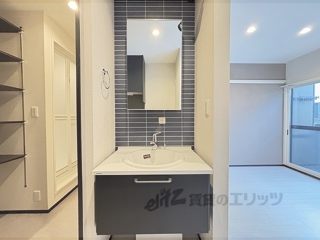 洗面設備　照明スイッチ