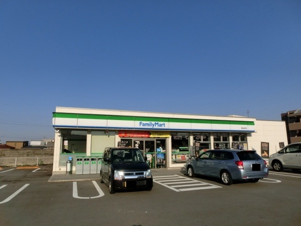 コンビニ　ファミリーマート富山金代店（コンビニ）まで831m