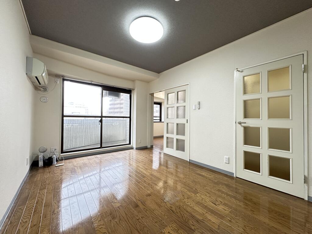 居室・リビング　明るいお部屋です