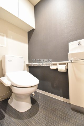 トイレ　温水洗浄便座付き