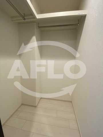 収納　スワンズシティ谷町ブリエ　ウォークインクローゼット