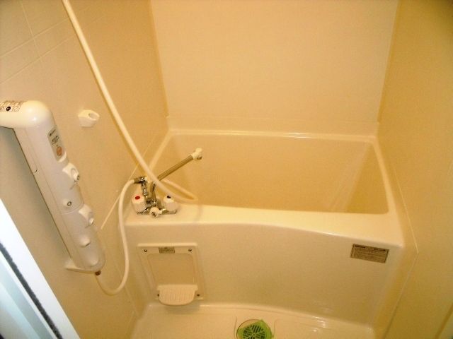 バス・シャワールーム　きれいなバスルーム