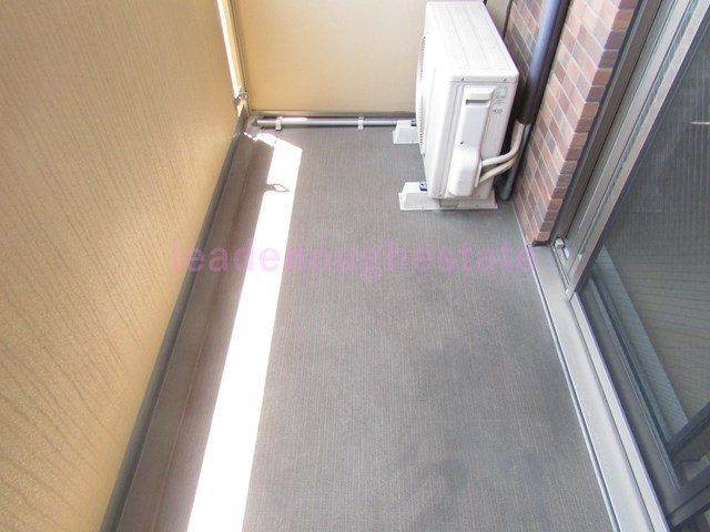 バルコニー　同施工