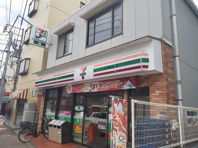 コンビニ　セブンイレブン（コンビニ）まで210m