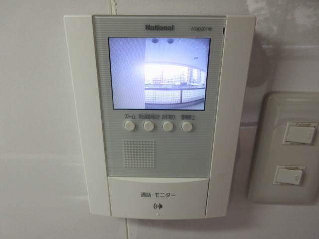 セキュリティ　モニターホンで相手を確認できますよ