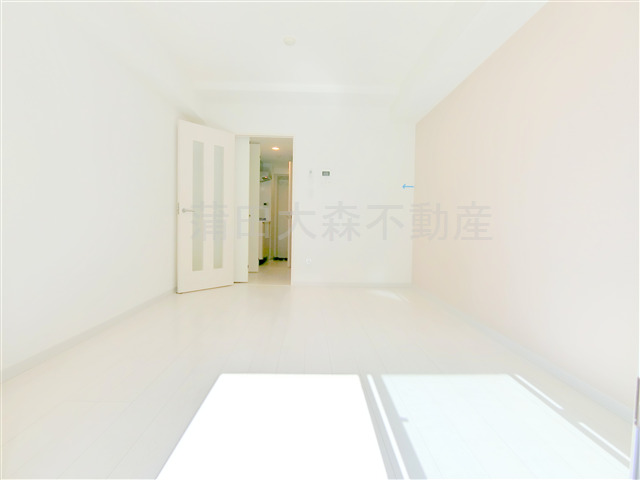 その他　洋室　バルコニー側より撮影