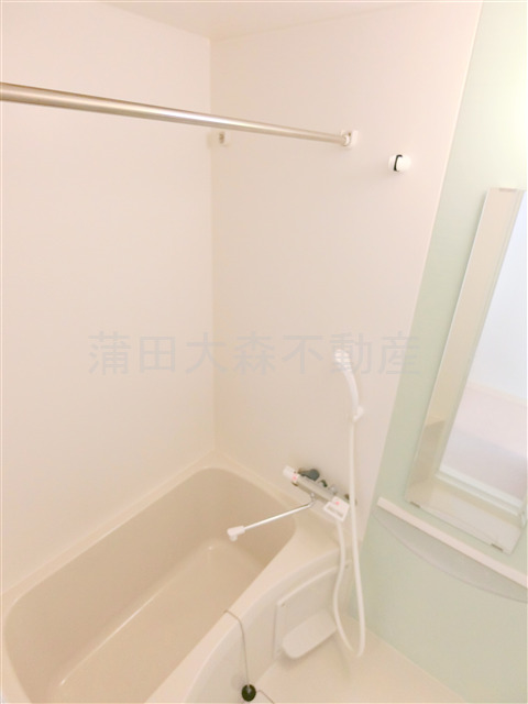 バス・シャワールーム　浴室乾燥機付きのバスルーム　お風呂