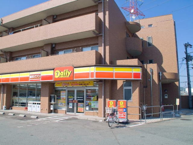 コンビニ　デイリーヤマザキ高槻梶原店（コンビニ）まで526m
