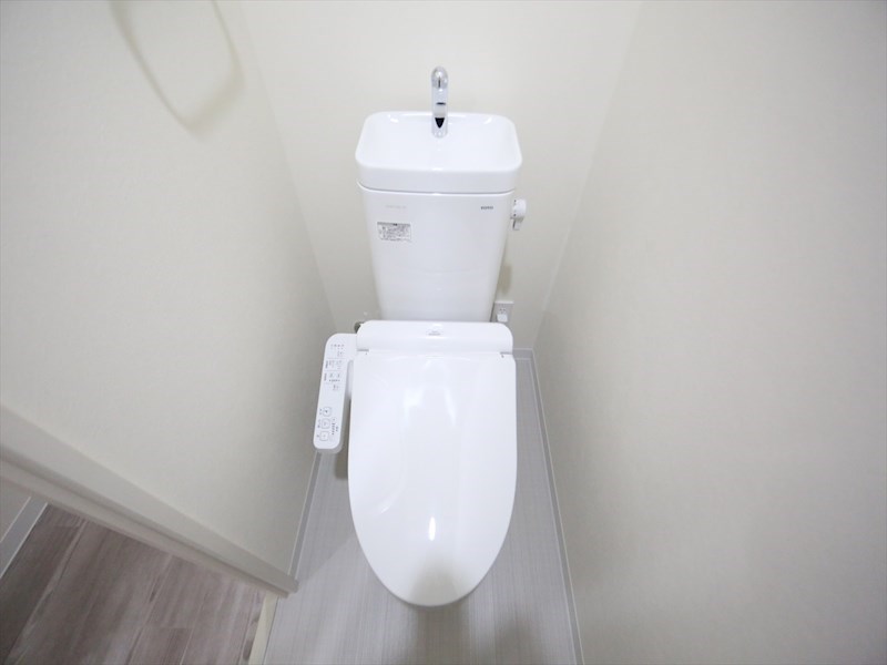 トイレ　温水洗浄暖房便座付トイレ