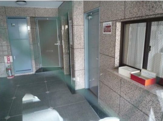 エントランス　クリア氷川台