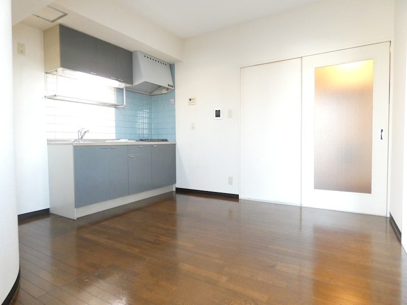 居室・リビング　別号室写真使用