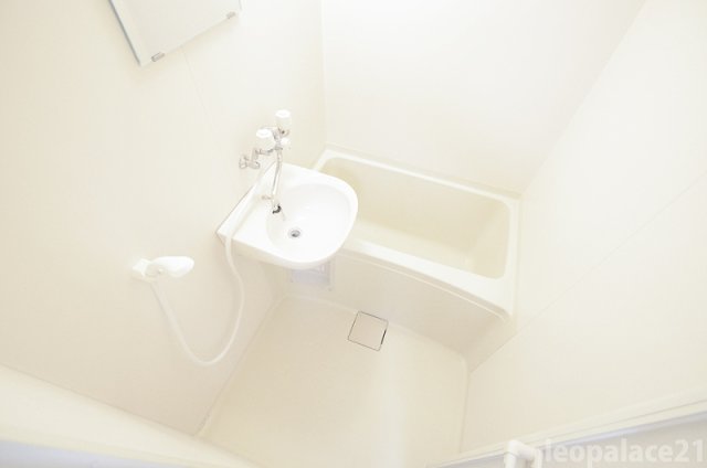 バス・シャワールーム　備品や設備仕様は号室等により異なります現地をご確認下さい。