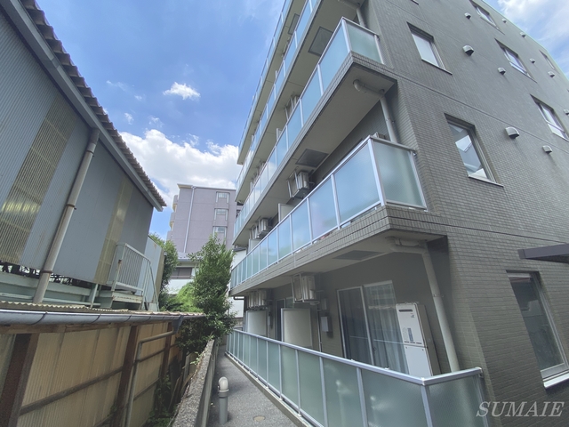 建物外観　バルコニー側外観